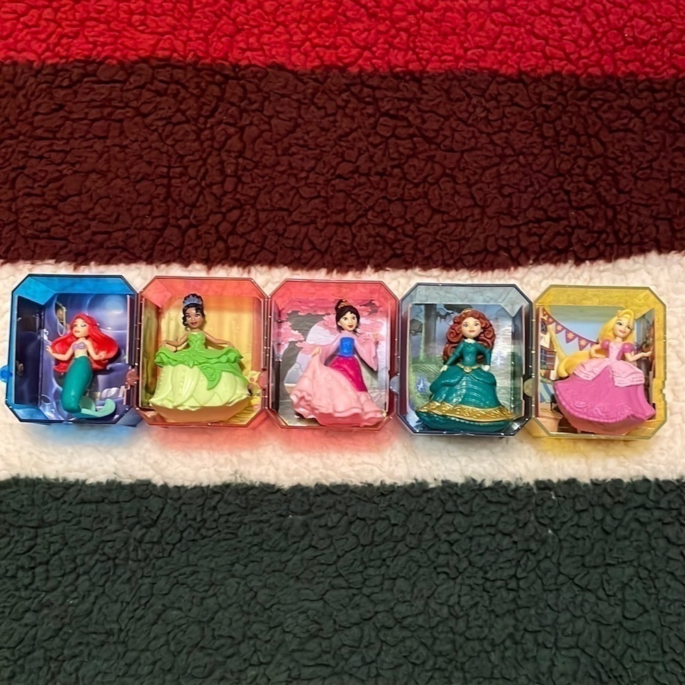 5 Disney Gem Collection Series 1 Figures